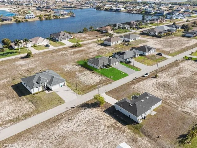 4317 Nw 34th Ln, Cape Coral, Florida 33993