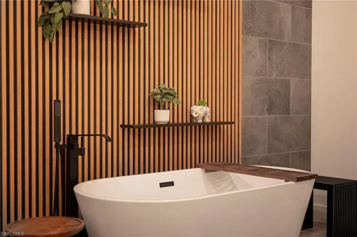 Soaking Tub & Accent Wall