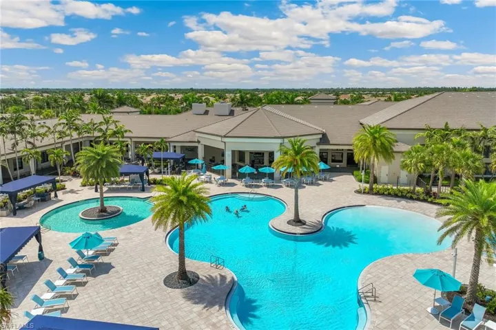 You can dine Alfresco by the pool