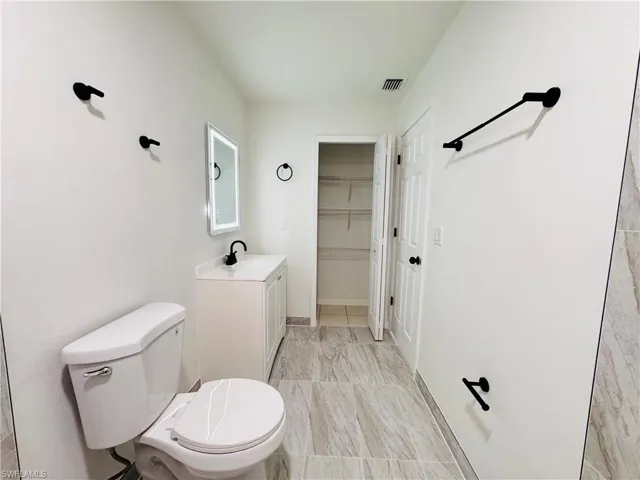 718 Rue Labeau Cir, Fort Myers, Florida 33913