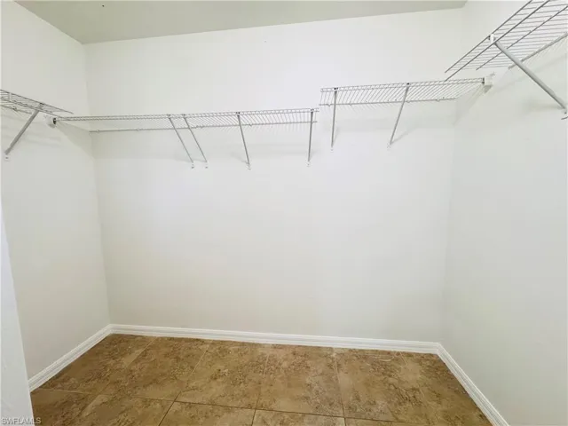 718 Rue Labeau Cir, Fort Myers, Florida 33913