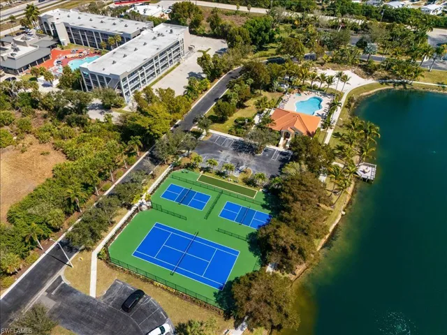Tennis & Pickleball Courts