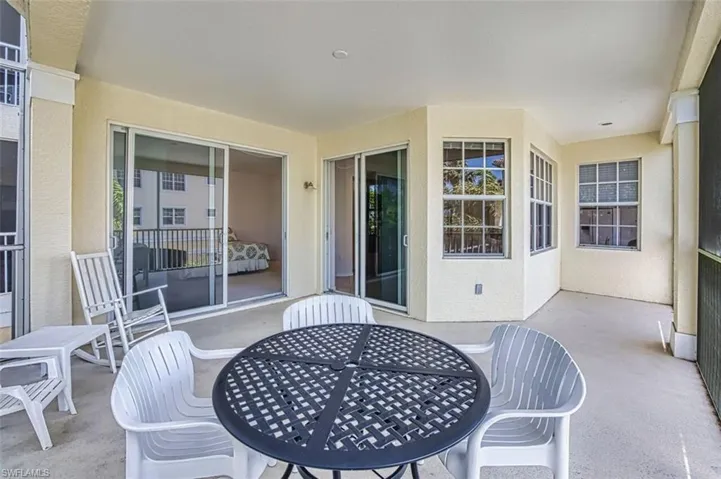 Living & Primay Bedroom exits to spacious lanai