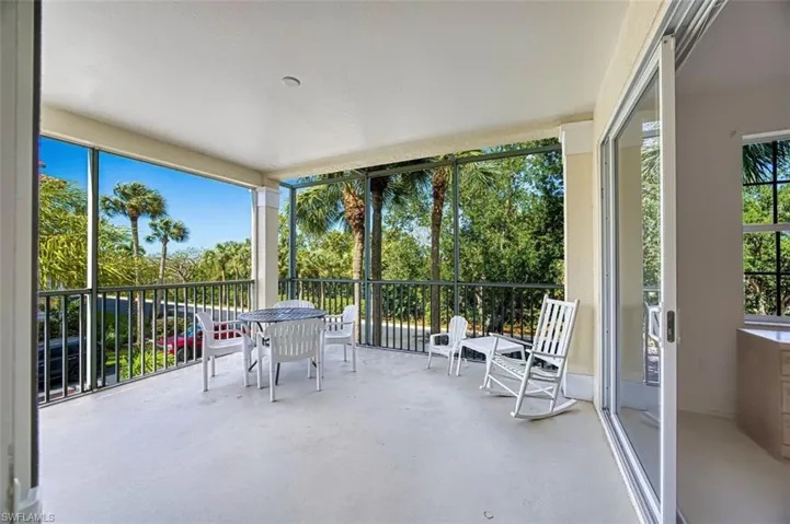 Wrap around screened lanai