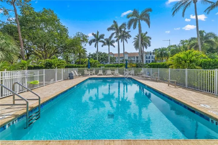 664 Wiggins Bay Dr, Naples, Florida 34110