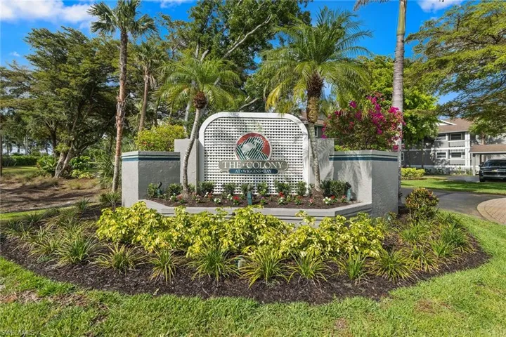 664 Wiggins Bay Dr, Naples, Florida 34110
