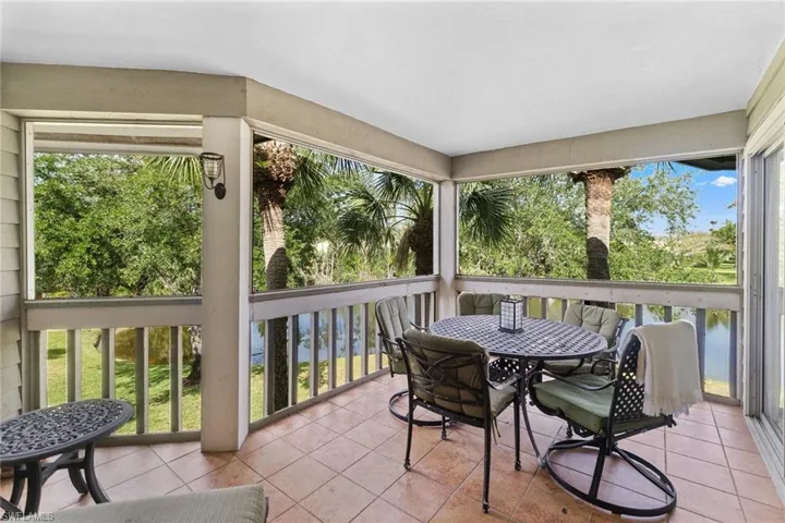 664 Wiggins Bay Dr, Naples, Florida 34110