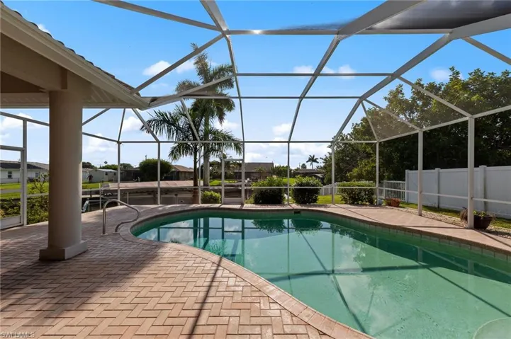 3733 Se 12th Pl, Cape Coral, Florida 33904