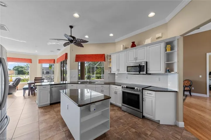 3733 Se 12th Pl, Cape Coral, Florida 33904