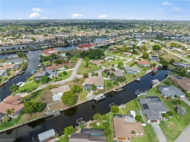3733 Se 12th Pl, Cape Coral, Florida 33904