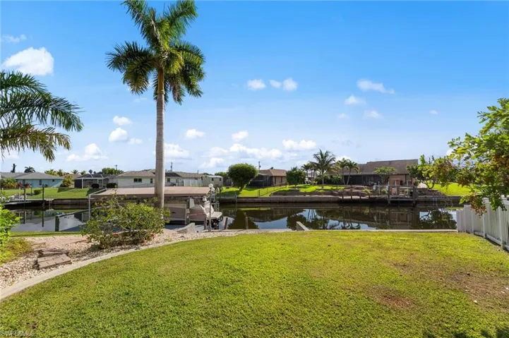 3733 Se 12th Pl, Cape Coral, Florida 33904