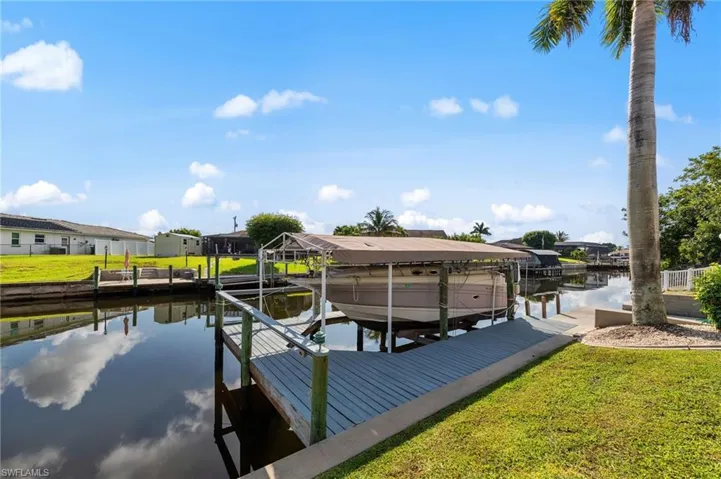 3733 Se 12th Pl, Cape Coral, Florida 33904