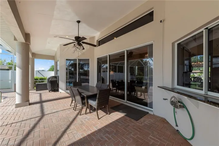3733 Se 12th Pl, Cape Coral, Florida 33904