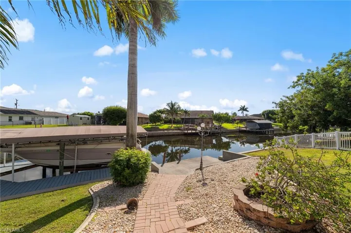 3733 Se 12th Pl, Cape Coral, Florida 33904