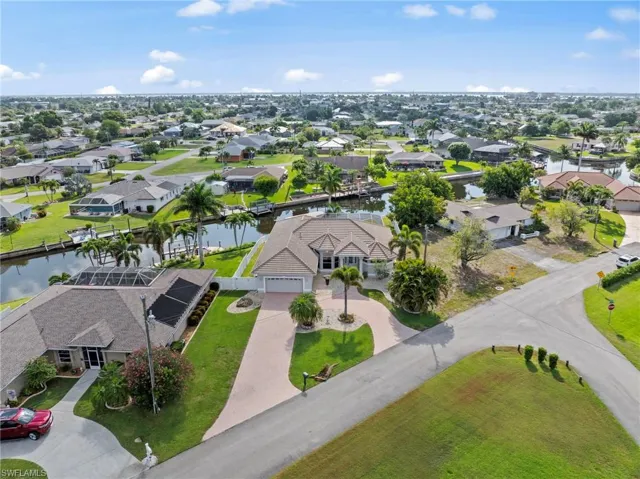 3733 Se 12th Pl, Cape Coral, Florida 33904