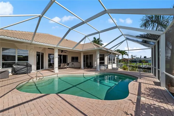 3733 Se 12th Pl, Cape Coral, Florida 33904