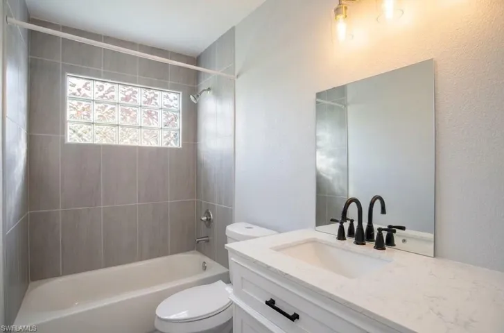 6450 Royal Woods Dr, Fort Myers, Florida 33908