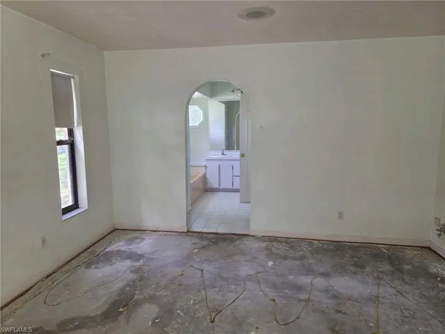 18682 Spruce Dr E, Fort Myers, Florida 33967