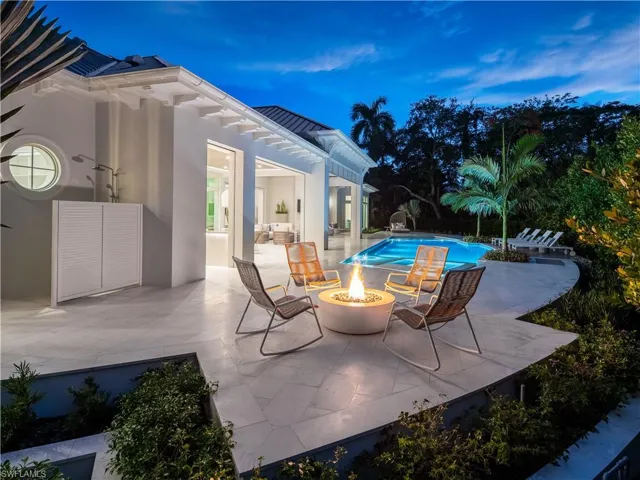 725 Pectin Rd, Naples, Florida 34102