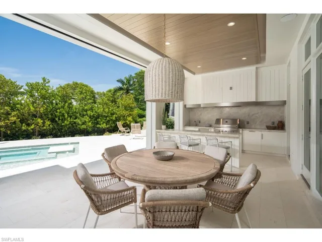 725  Pectin  RD, Naples, FL 34102