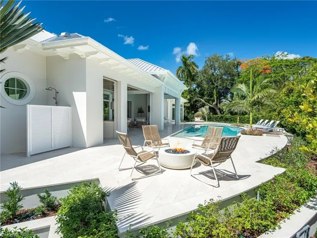 725 Pectin Rd, Naples, Florida 34102