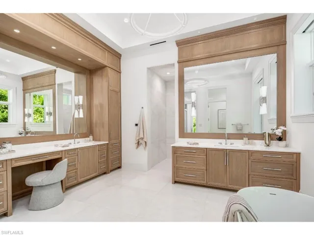 725  Pectin  RD, Naples, FL 34102