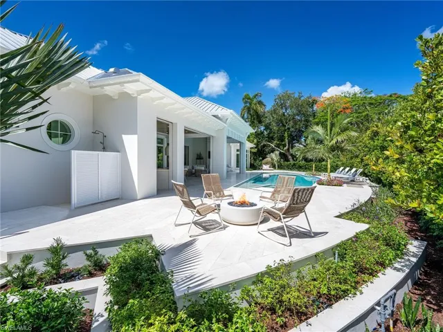 725 Pectin Rd, Naples, Florida 34102