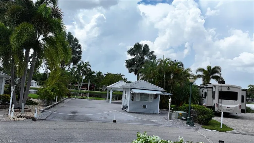 10210 Surfwood Ct, Fort Myers, Florida 33905