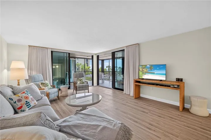2929 W Gulf Dr 102, Sanibel, Florida 33957