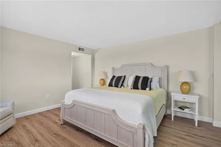 2929 W Gulf Dr 102, Sanibel, Florida 33957