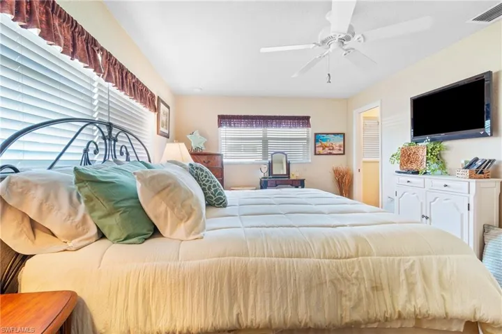 Large master Bedroom