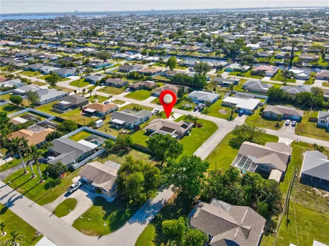 Birds eye view of property
