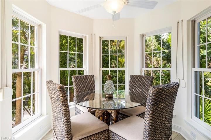 Quaint Breakfast Nook
