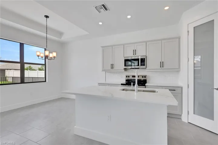 1408 Nw 2nd St, Cape Coral, Florida 33993