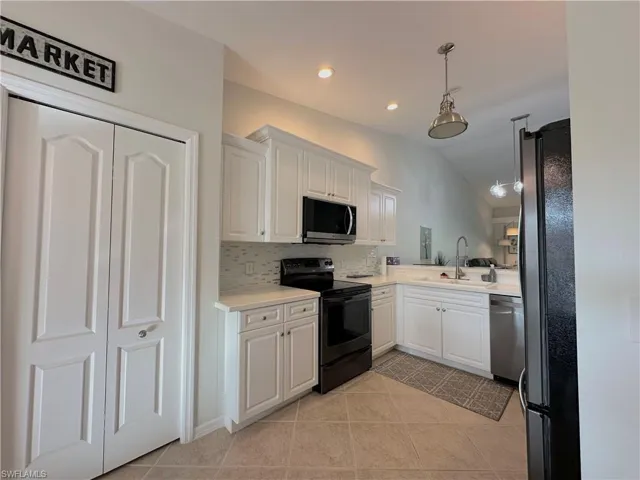 2860 Cypress Trace Cir 1823, Naples, Florida 34119