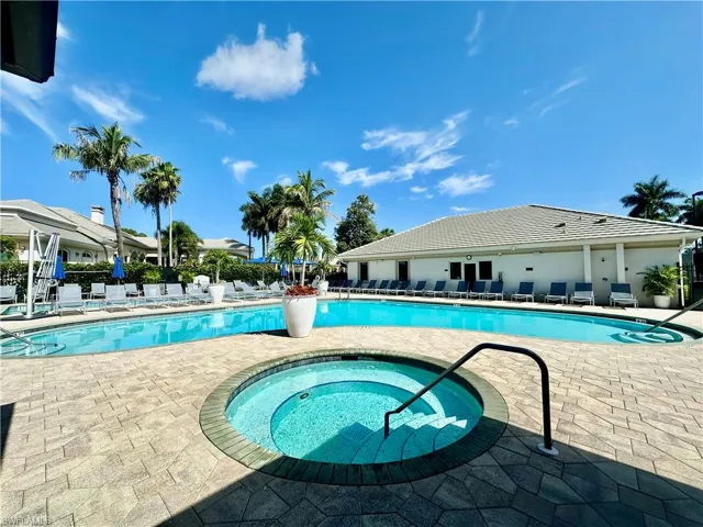 2860 Cypress Trace Cir 1823, Naples, Florida 34119