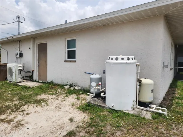 1402 Ne 18th St, Cape Coral, Florida 33909