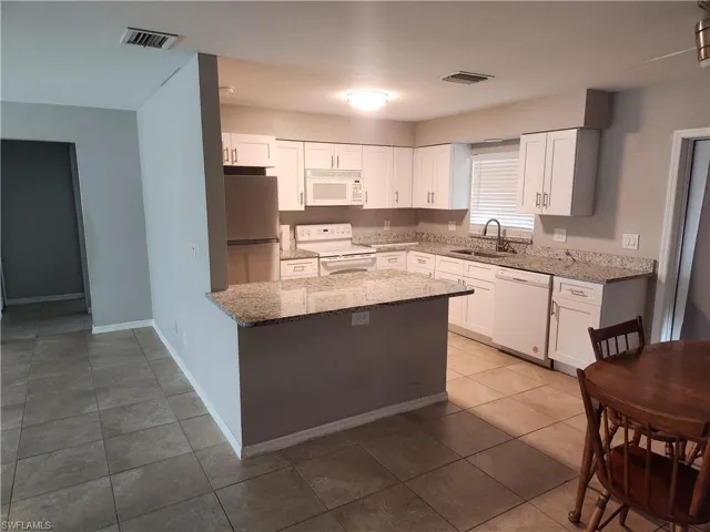 1402 Ne 18th St, Cape Coral, Florida 33909