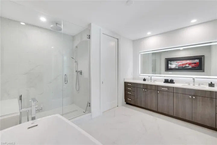 1130  3rd S AVE, Naples, FL 34102