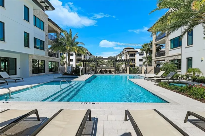 1130  3rd S AVE, Naples, FL 34102