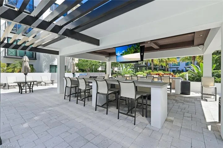 1130  3rd S AVE, Naples, FL 34102