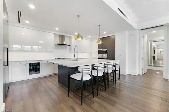 1130  3rd S AVE, Naples, FL 34102