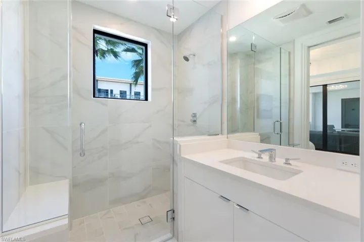 1130  3rd S AVE, Naples, FL 34102