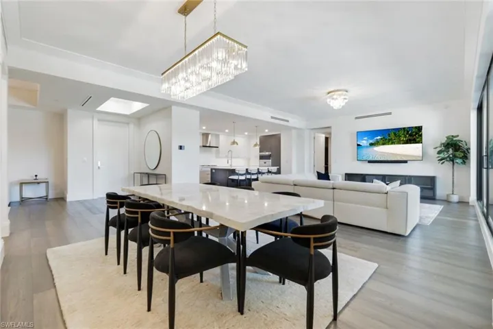 1130  3rd S AVE, Naples, FL 34102
