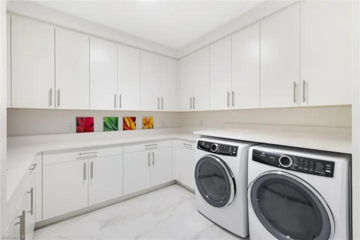 1130  3rd S AVE, Naples, FL 34102