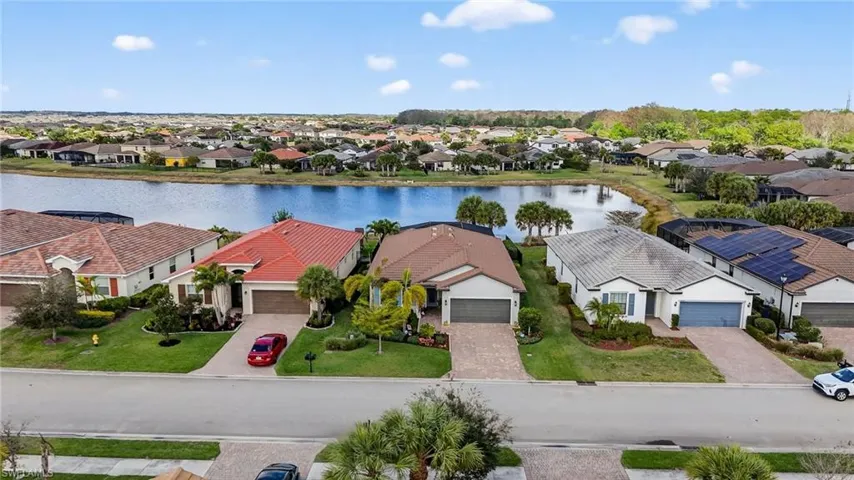 16133 Palmetto Prairie Dr, Alva, Florida 33920