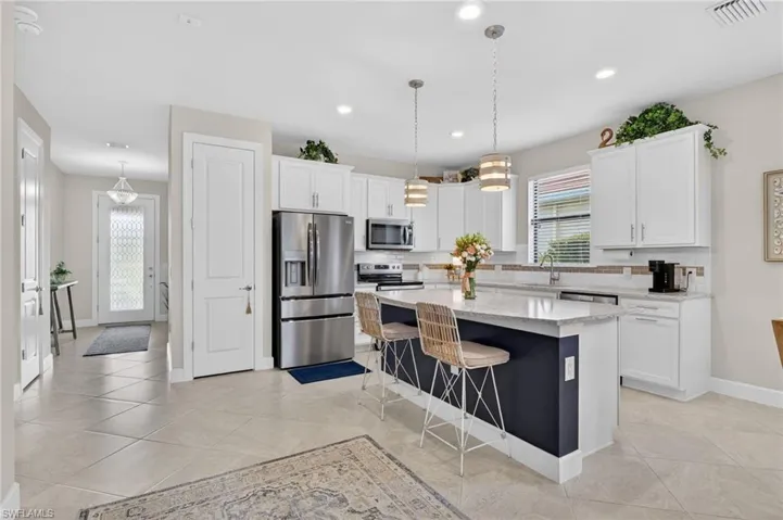16133 Palmetto Prairie Dr, Alva, Florida 33920