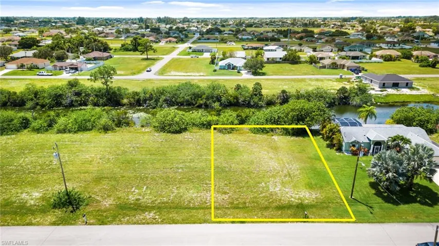 342 NE 25th  TER, Cape Coral, FL 33909