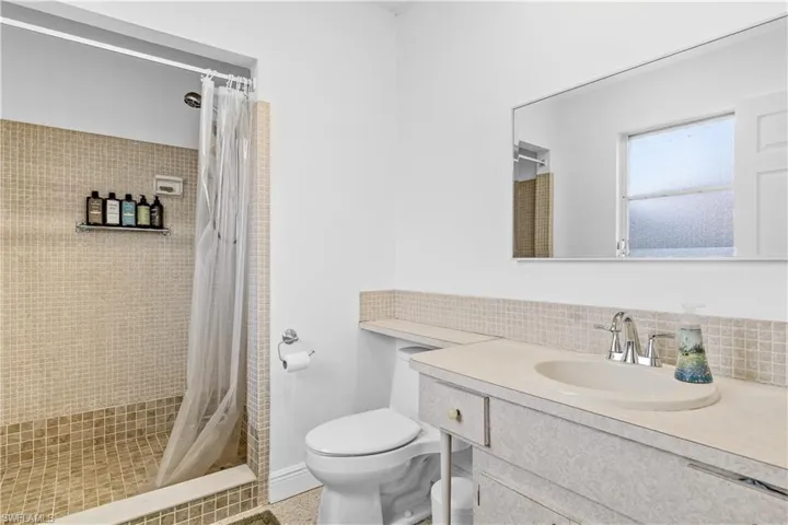 1402 Se 8th Pl, Cape Coral, Florida 33990