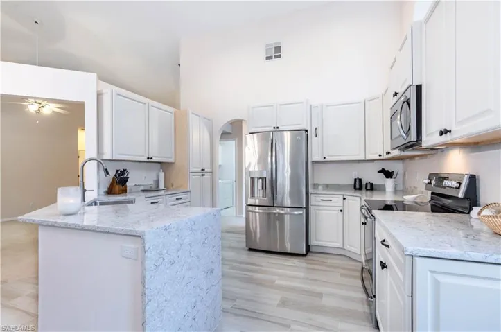 7693  Citrus Hill  LN, Naples, FL 34109